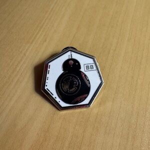 Disney Pins - BB-8 Star Wars Galaxy’s Edge Droid Depot Mystery Pin Series 2019